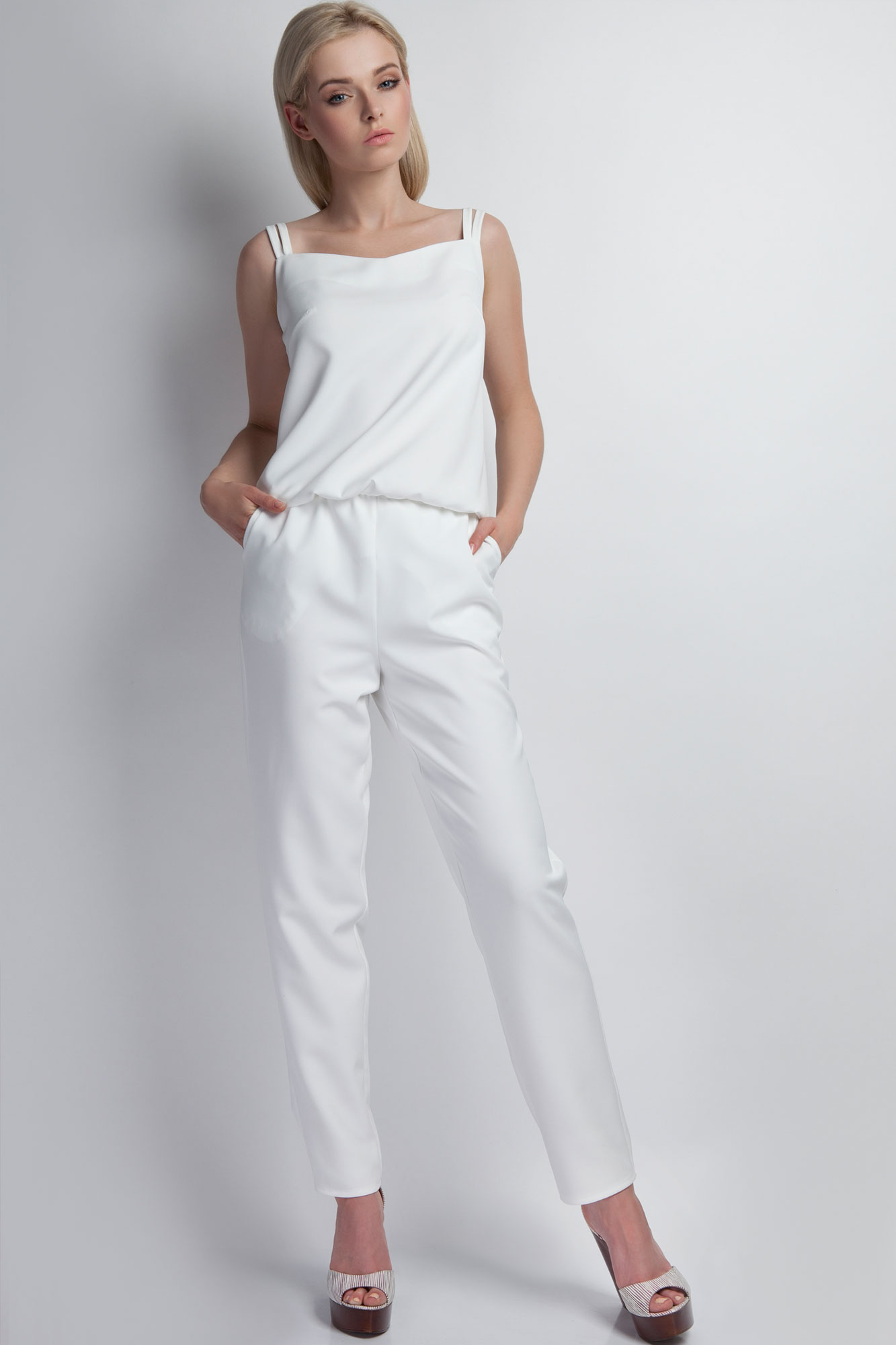 combi-pantalon-avec-bretelles-croisees-dans-le-dos-ecrue-jpg